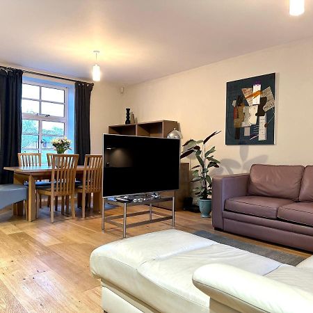 Desirable 2 Bedroom Apartment In Bicester That Sleeps 5 ภายนอก รูปภาพ