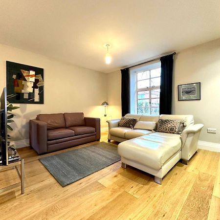 Desirable 2 Bedroom Apartment In Bicester That Sleeps 5 ภายนอก รูปภาพ