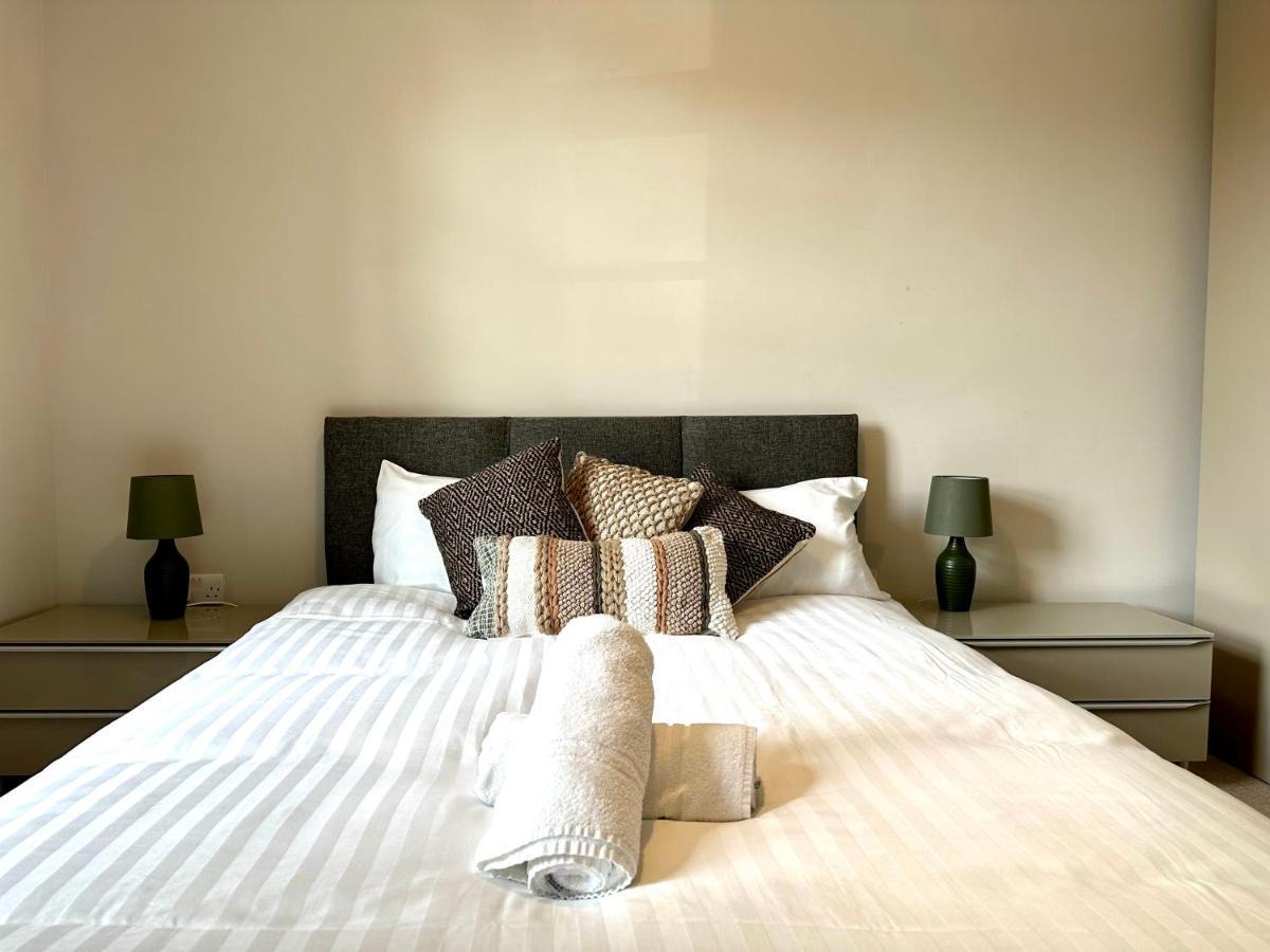 Desirable 2 Bedroom Apartment In Bicester That Sleeps 5 ภายนอก รูปภาพ